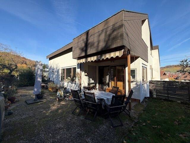Einfamilienhaus Frickenhausen - 7 Zimmer, 210 m&sup2;, 649.000&euro; | Angebot:25696025