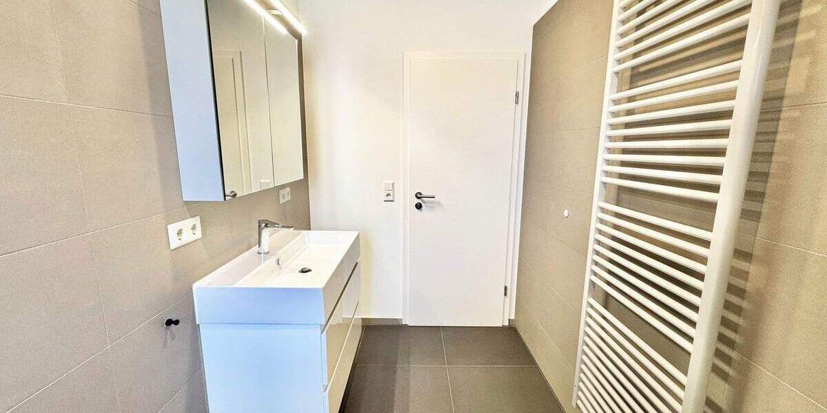 Etagenwohnung Stuttgart Degerloch - 2 Zimmer, 59 m&sup2;, 1.000&euro; | Angebot:25802338
