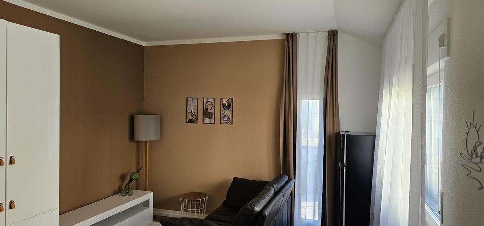 Dachgeschoßwohnung Großbettlingen - 1 Zimmer, 24 m&sup2;, 600&euro; | Angebot:25933767