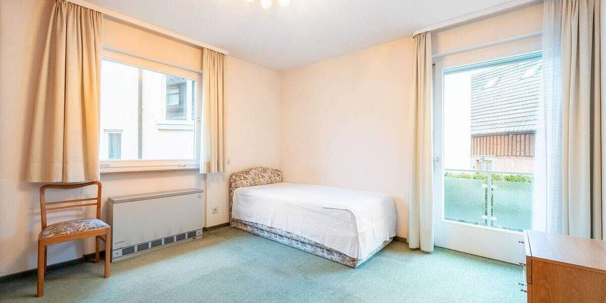 Mehrfamilienhaus, Wohnhaus Stuttgart Degerloch - 9 Zimmer, 140 m&sup2;, 740.000&euro; | Angebot:25685475