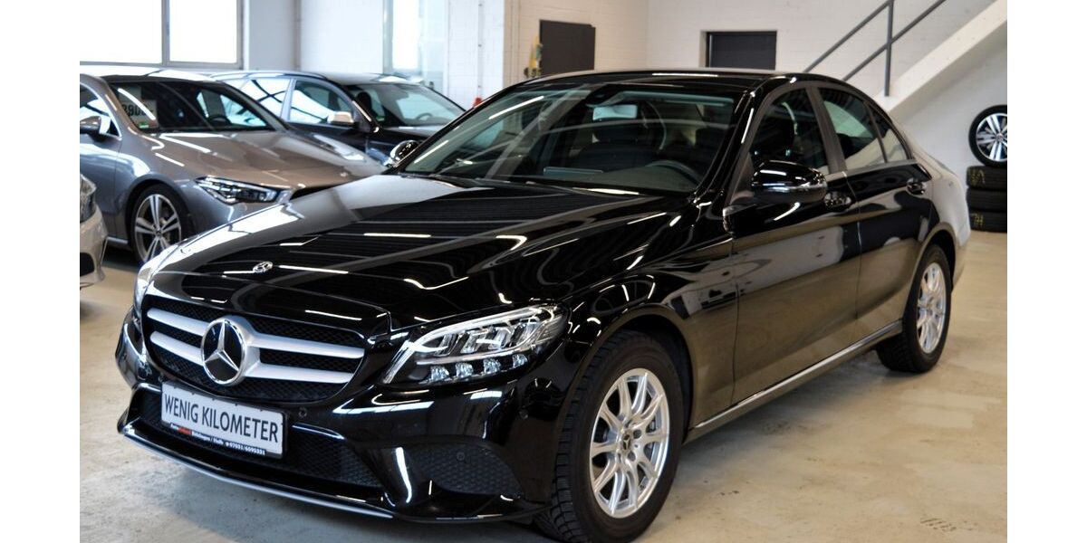 Mercedes-Benz C 180 52.018 km 22.300 &euro; Böblingen 71034
