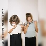 Um die Ecke - Ein Spiel mit Tanz und Musik für Menschen ab 2 Jahren