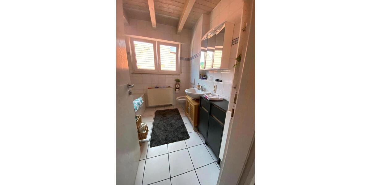 Dachgeschoßwohnung Dettingen an der Erms - 3 Zimmer, 92 m&sup2;, 340.000&euro; | Angebot:24832123