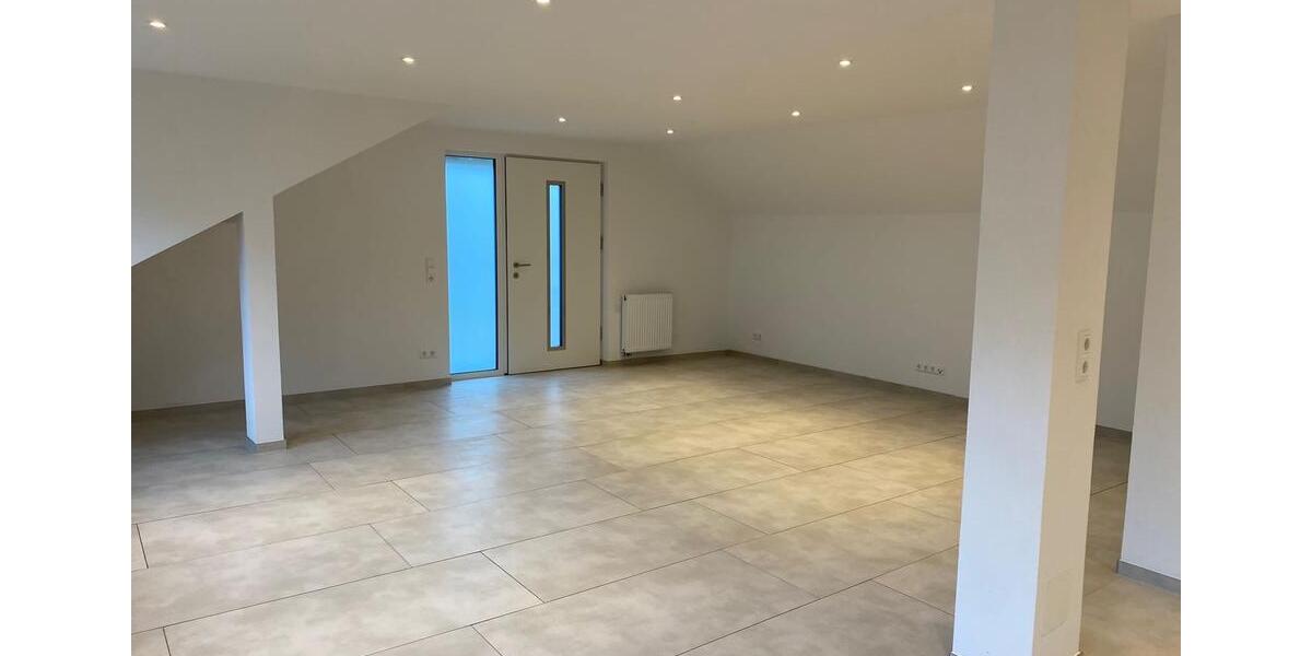 Dachgeschoßwohnung Dettingen an der Erms - 3 Zimmer, 80 m&sup2;, 1.000&euro; | Angebot:25225406