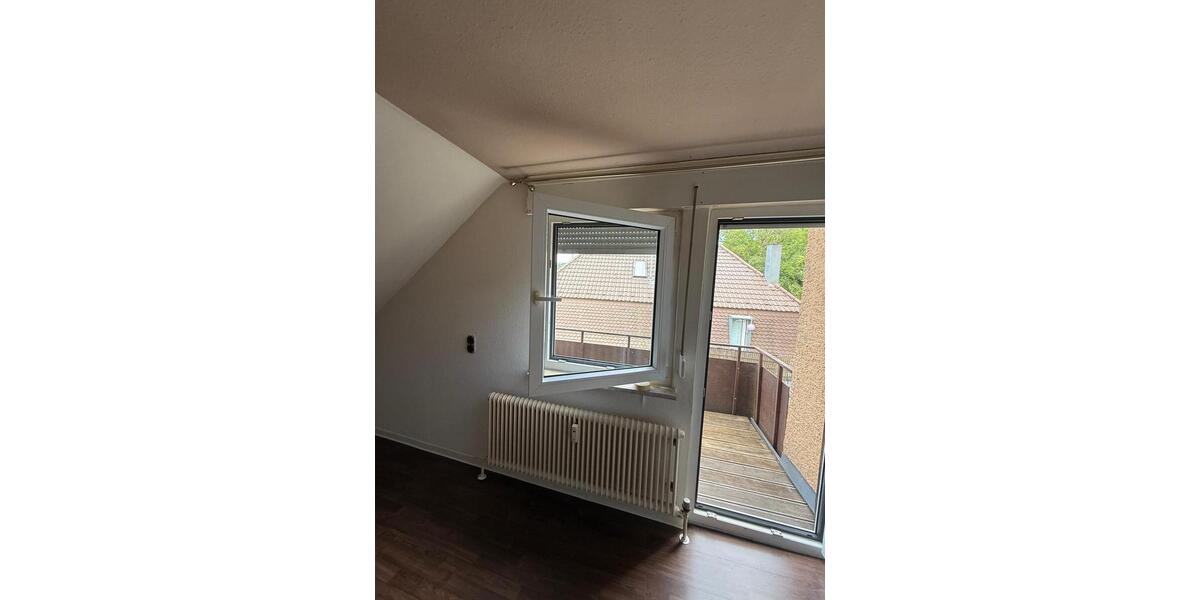 Dachgeschoßwohnung Neckartenzlingen - 1.5 Zimmer, 30 m&sup2;, 85.000&euro; | Angebot:27185793