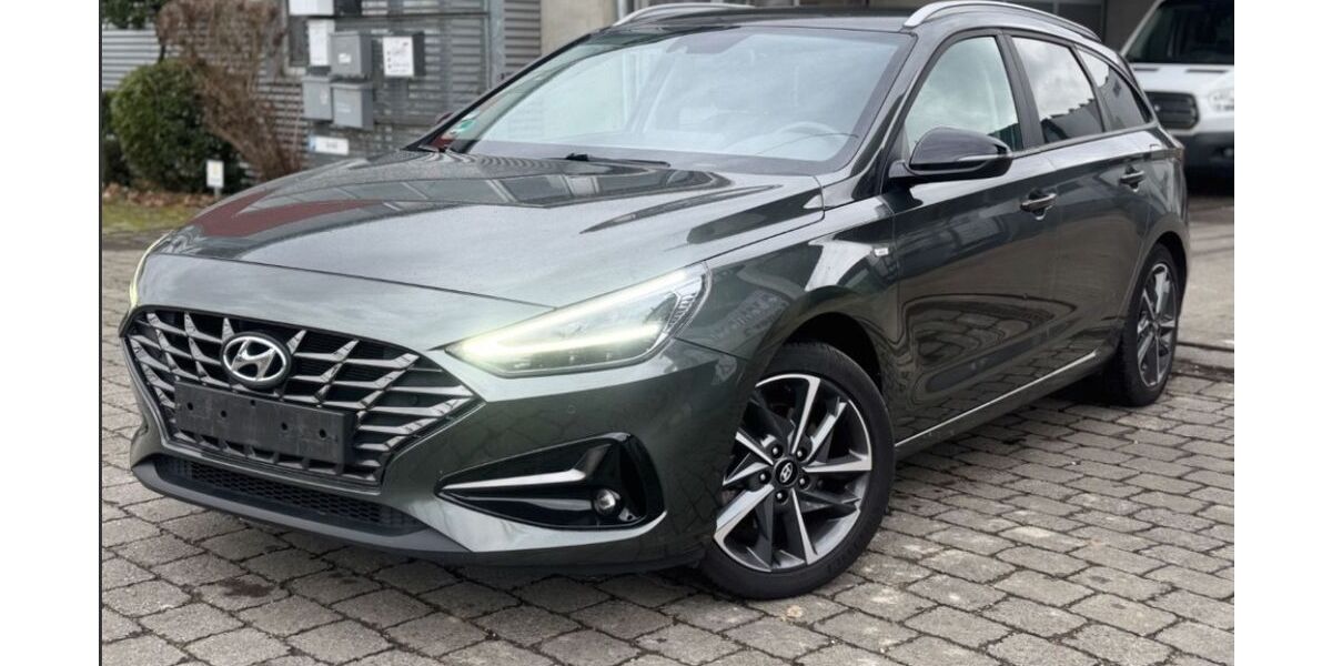 Hyundai i30 111.800 km 15.550 &euro; Metzingen 72555