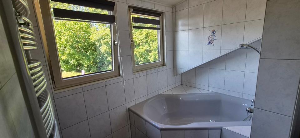 Dachgeschoßwohnung Aichtal - 3.5 Zimmer, 91 m&sup2;, 295.000&euro; | Angebot:27155079
