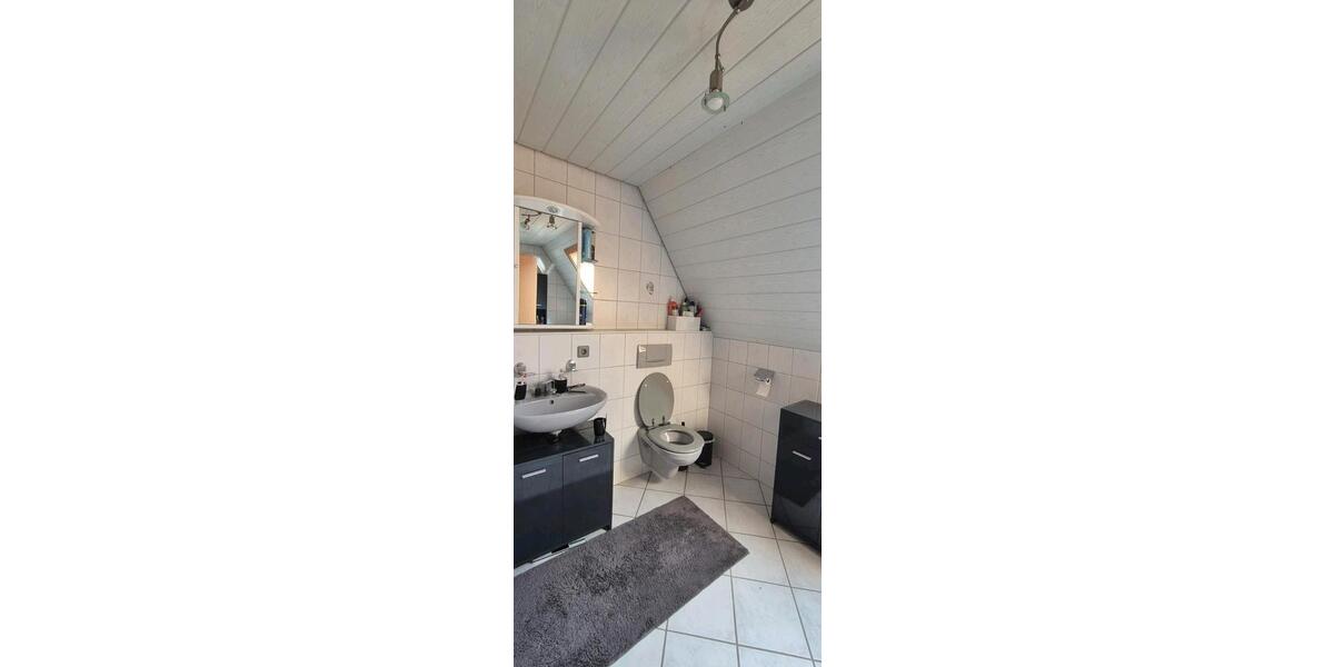 Etagenwohnung Rottenburg am Neckar - 5.5 Zimmer, 160 m&sup2;, 1.600&euro; | Angebot:25920938