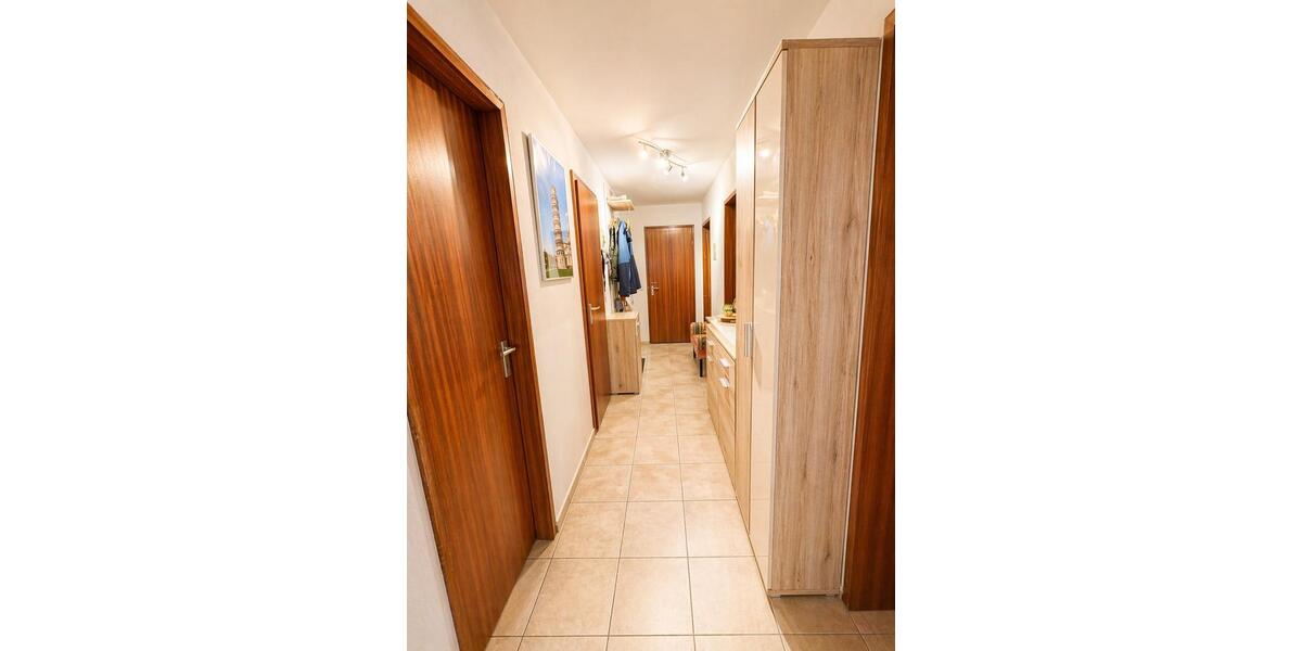 Dachgeschoßwohnung Neckartenzlingen - 4.5 Zimmer, 90 m&sup2;, 370.000&euro; | Angebot:27426943