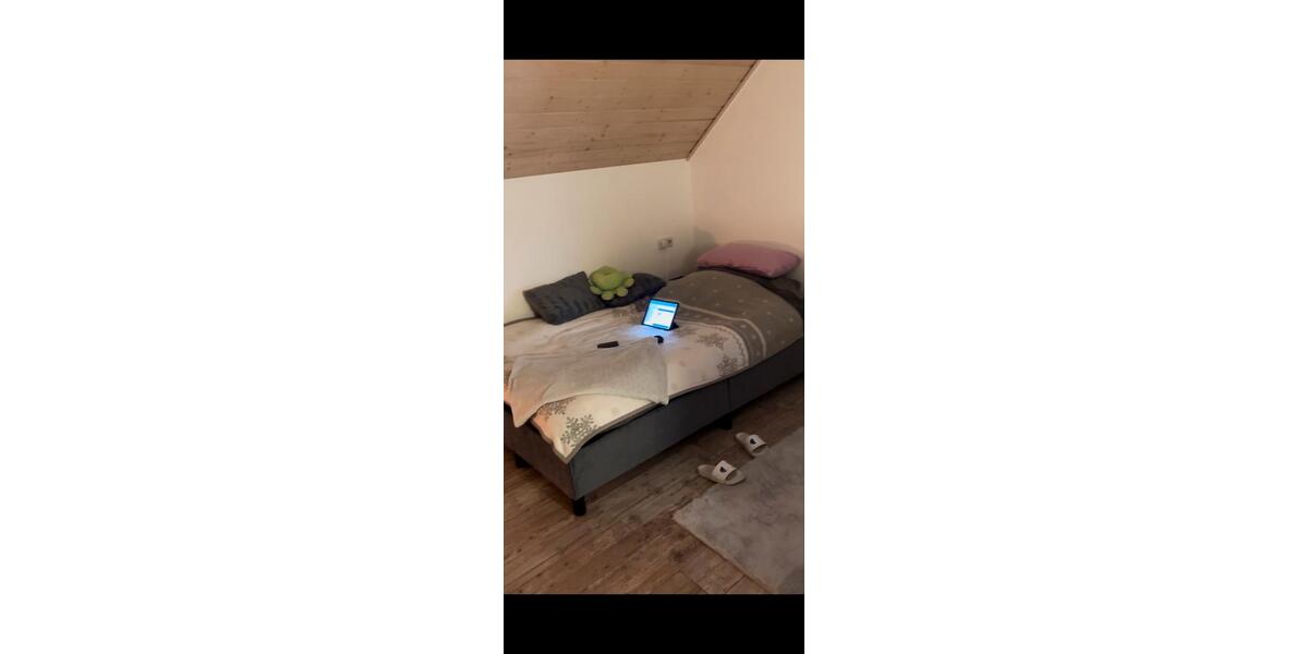 Dachgeschoßwohnung Stuttgart Sillenbuch - 1 Zimmer, 15 m&sup2;, 440&euro; | Angebot:25611436