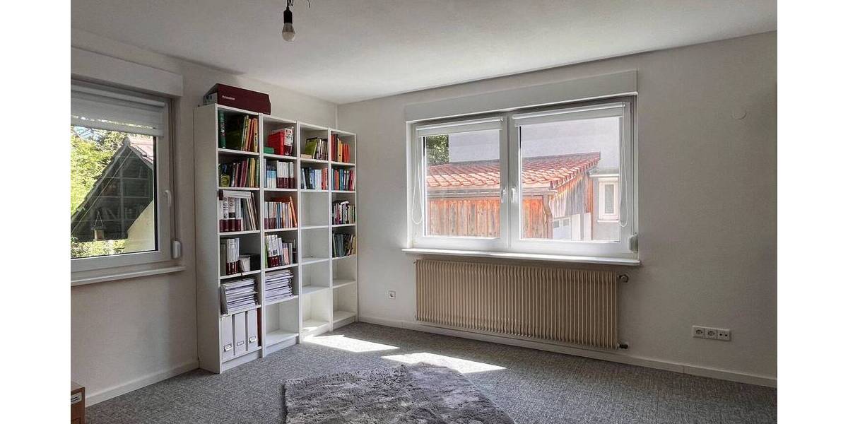 Mehrfamilienhaus, Wohnhaus Herrenberg - 7 Zimmer, 220 m&sup2;, 695.000&euro; | Angebot:25780767