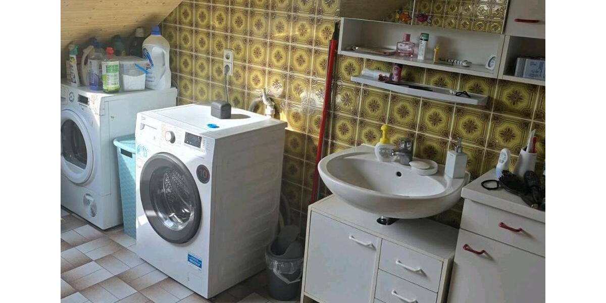 Dachgeschoßwohnung Walddorfhäslach - 5 Zimmer, 125 m&sup2;, 1.160&euro; | Angebot:25615150