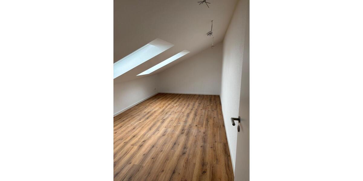 Etagenwohnung Mössingen - 4 Zimmer, 126 m&sup2;, 1.550&euro; | Angebot:26431361