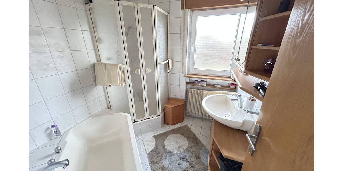 Mehrfamilienhaus, Wohnhaus Ehningen - 9 Zimmer, 250 m&sup2;, 875.000&euro; | Angebot:25654347