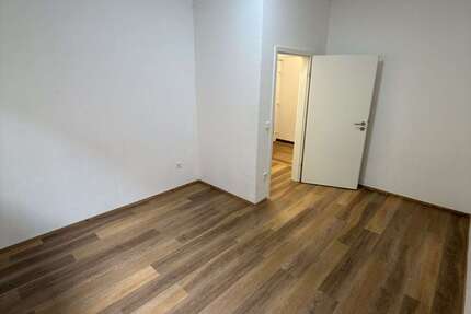 Gewerbeobjekt Stuttgart Süd Lehen - 1.690&euro; | Angebot:24807664