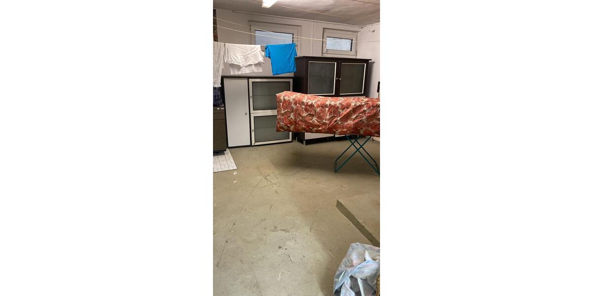 Erdgeschoßwohnung Neckartailfingen - 7 Zimmer, 180 m&sup2;, 1.700&euro; | Angebot:24813417