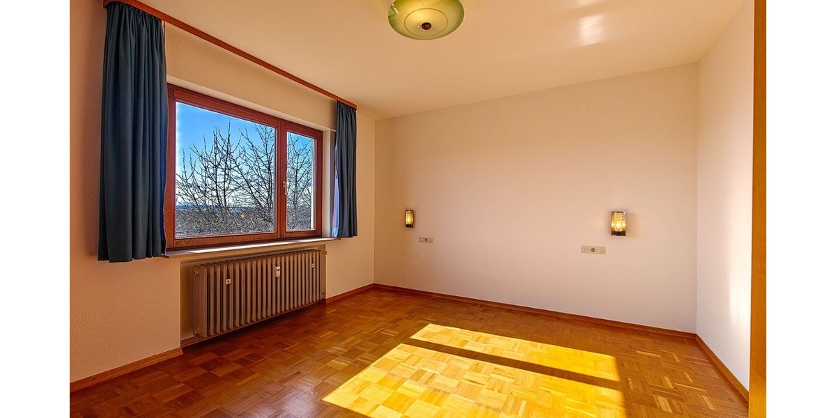 5-Zimmer Wohnung in Pliezhausen inkl. Balkon, Garten und Garage - 5- Pliezhausen | Angebot:25391039
