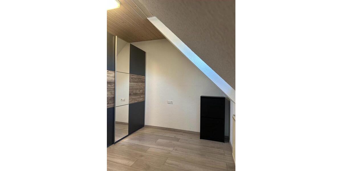 Dachgeschoßwohnung Haigerloch - 4 Zimmer, 77 m&sup2;, 260.000&euro; | Angebot:25813093