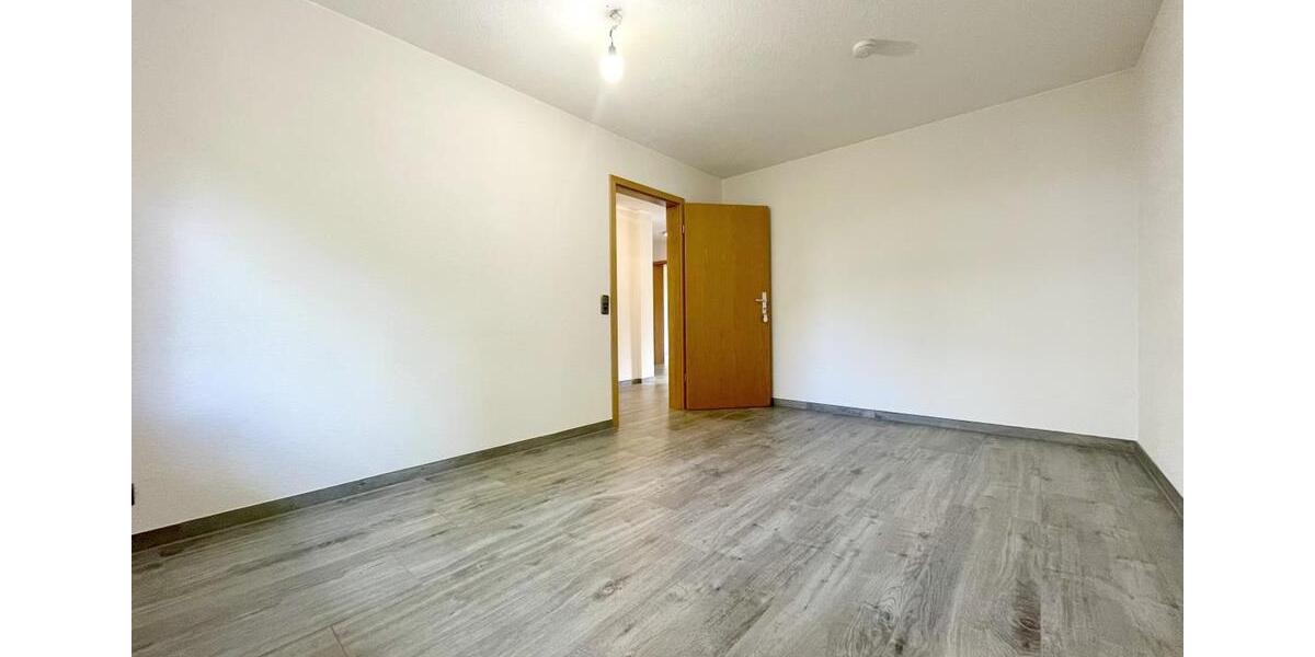 Erdgeschoßwohnung Metzingen - 4 Zimmer, 106 m&sup2;, 1.180&euro; | Angebot:26477082