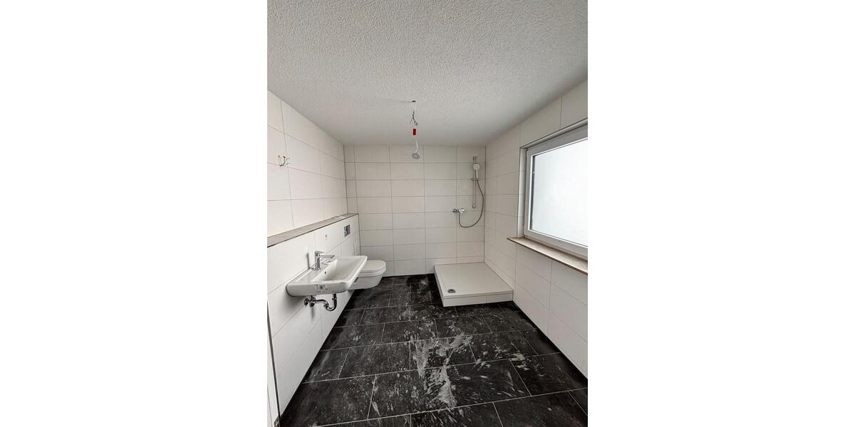 Etagenwohnung Neckartenzlingen - 3 Zimmer, 109 m&sup2;, 1.400&euro; | Angebot:26607093