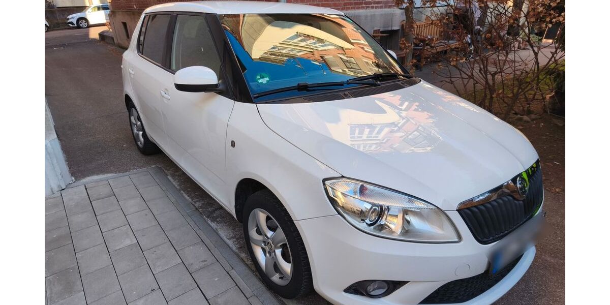 Skoda Fabia 74.500 km 7.400 &euro; Stuttgart 70374