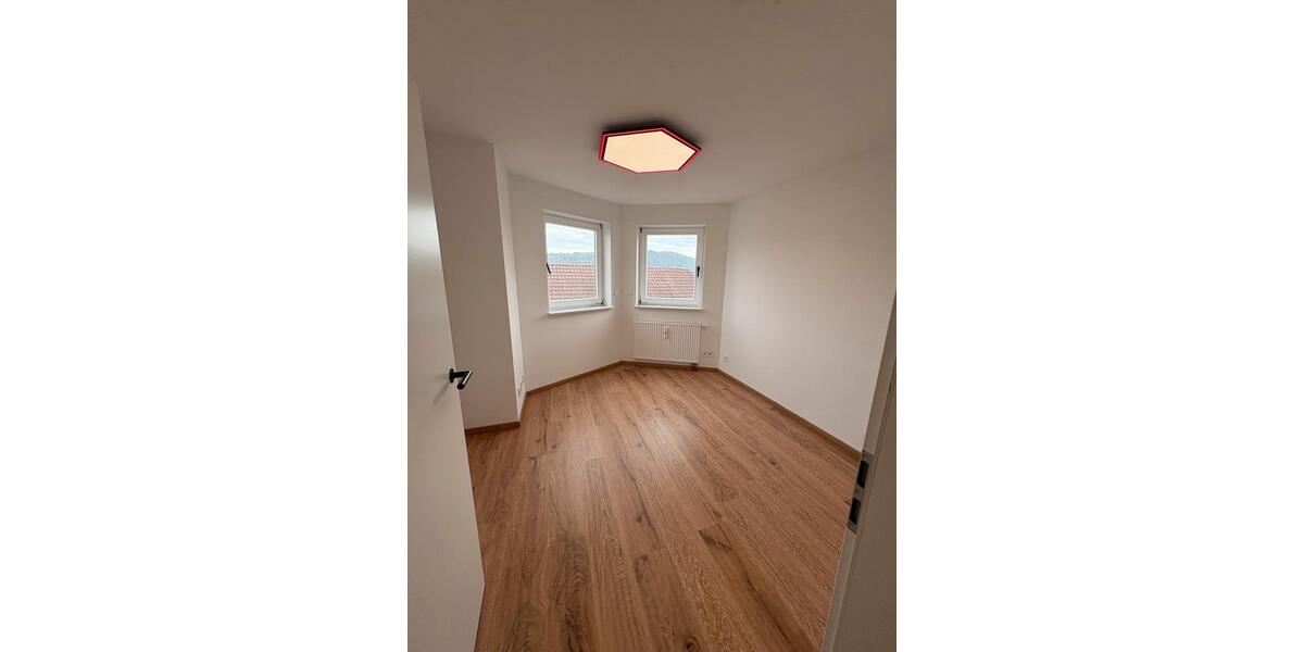 Erdgeschoßwohnung Böblingen - 3 Zimmer, 75 m&sup2;, 1.300&euro; | Angebot:25369043