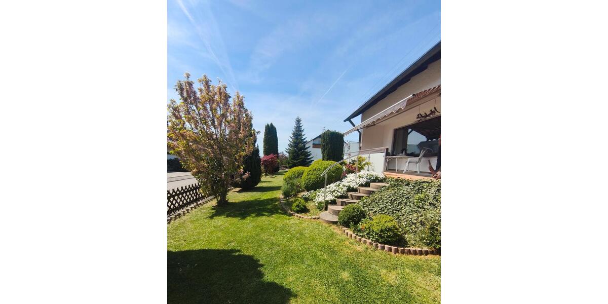 Einfamilienhaus Bisingen - 11 Zimmer, 240 m&sup2;, 649.000&euro; | Angebot:27056457