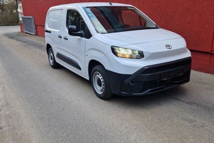 Toyota Proace City 34.000 km 17.350 &euro; Böblingen 71032