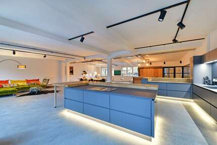 Wohnung Stuttgart Stuttgart-Süd - 2 Zimmer, 250 m&sup2;, 3.000&euro; | Angebot:25042656