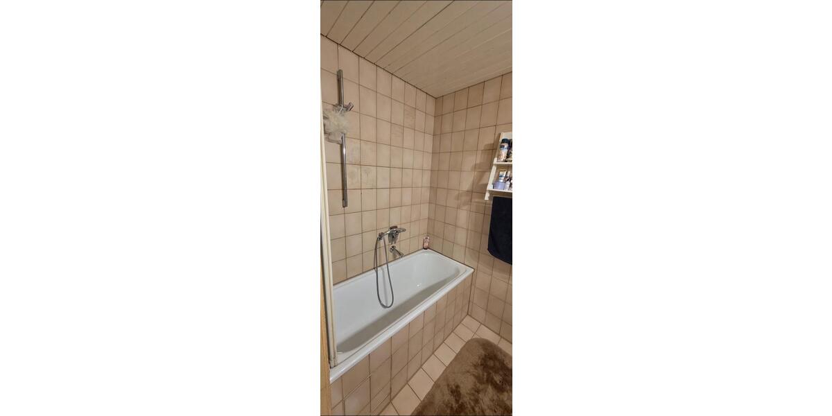 Etagenwohnung Bad Urach - 3 Zimmer, 65 m&sup2;, 800&euro; | Angebot:26414137