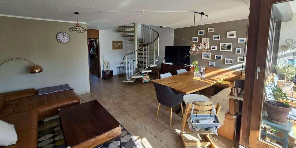 Etagenwohnung Pfullingen - 4.5 Zimmer, 104 m&sup2;, 349.000&euro; | Angebot:27461311