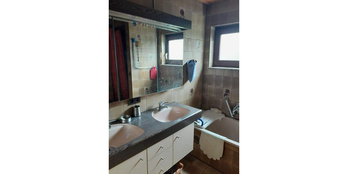 Reihenendhaus Stuttgart Möhringen - 8 Zimmer, 200 m&sup2;, 900.000&euro; | Angebot:25657439