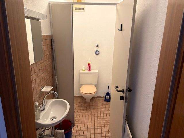 Gewerbeobjekt Stuttgart Mitte - 3 Zimmer, 80 m&sup2;, 1.350&euro; | Angebot:25835230