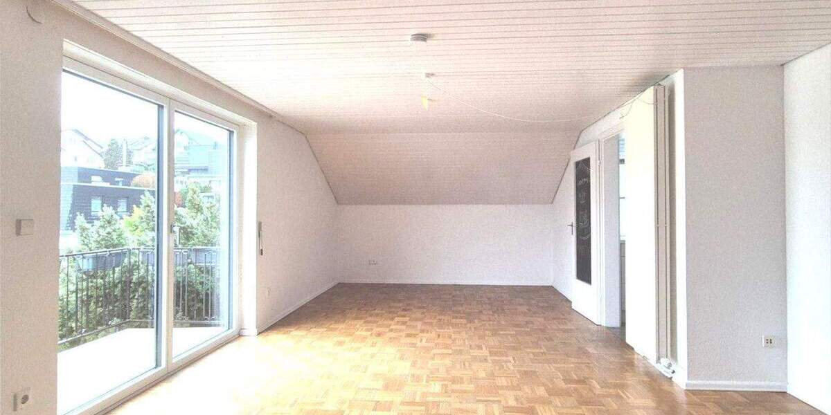 Etagenwohnung Pfullingen - 4 Zimmer, 99 m&sup2;, 1.100&euro; | Angebot:25778769