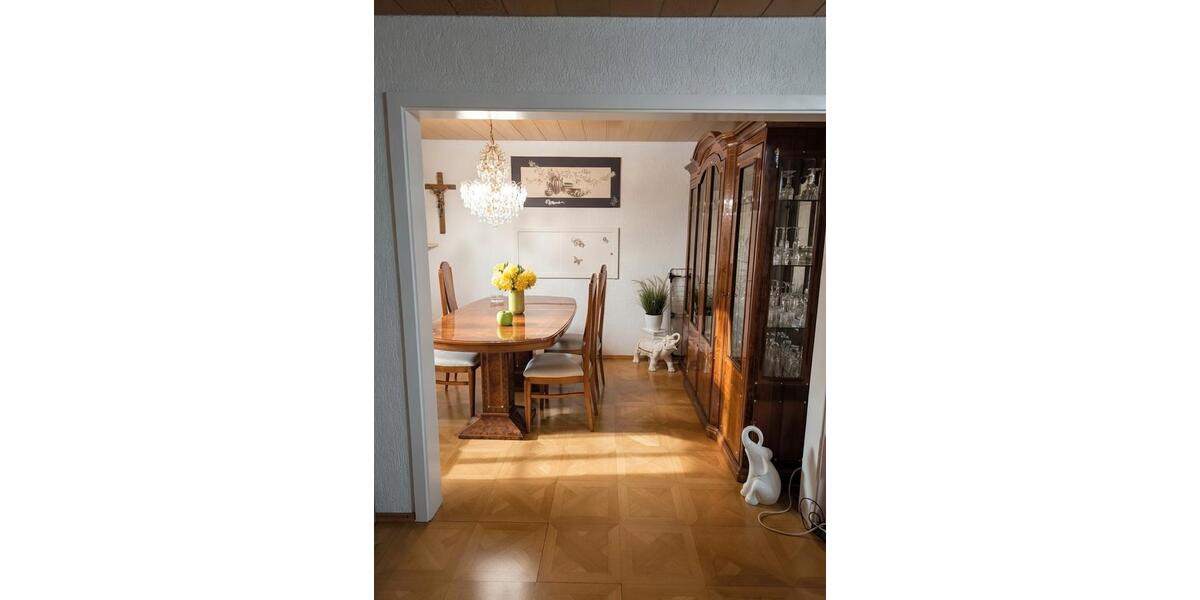 Etagenwohnung Oberboihingen - 5 Zimmer, 135 m&sup2;, 1.250.000&euro; | Angebot:27096387