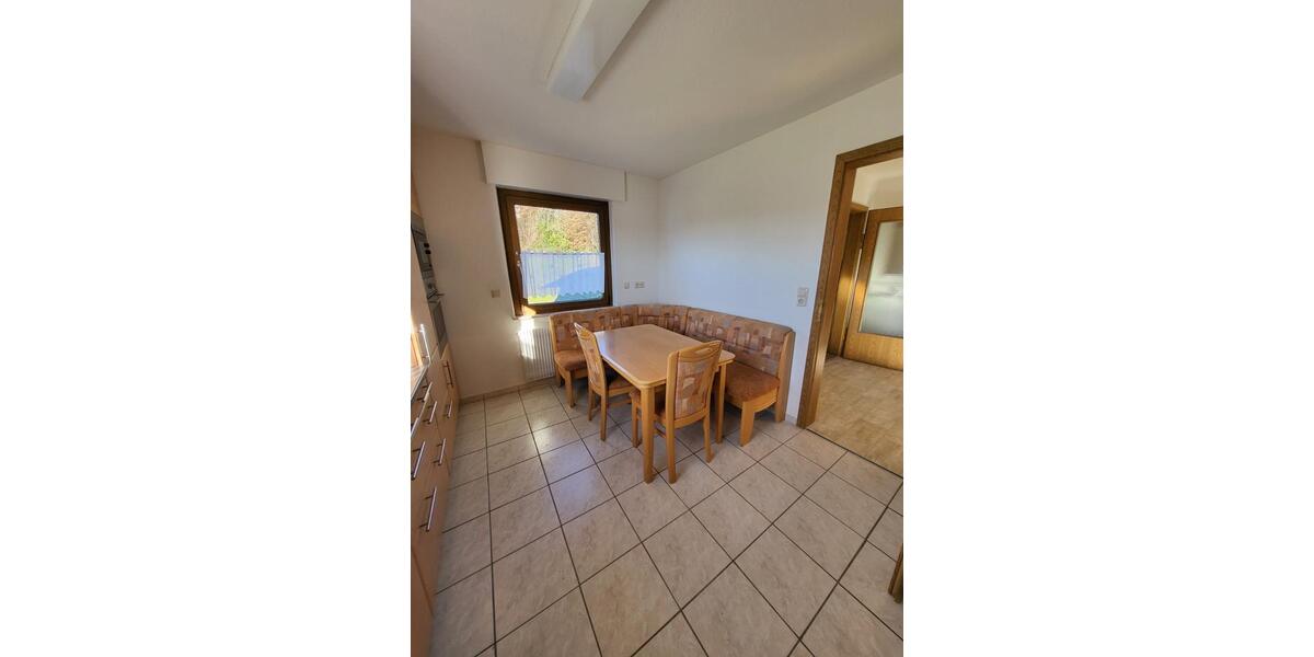 Einfamilienhaus Nagold - 8 Zimmer, 140 m&sup2;, 1.300&euro; | Angebot:25843300