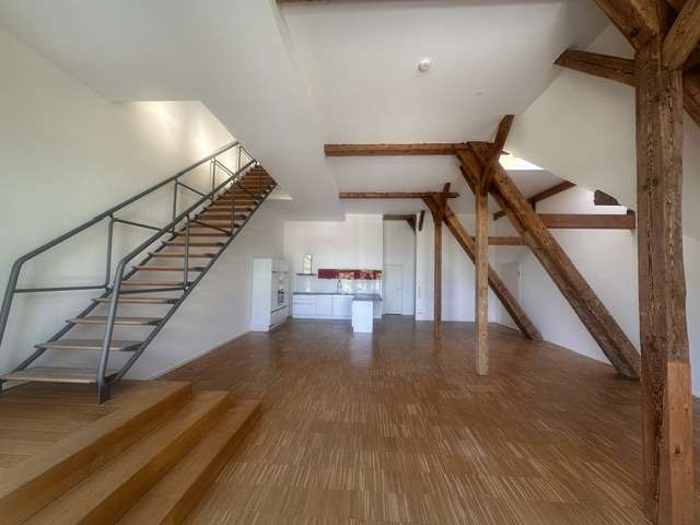 Etagenwohnung Ostfildern - 4 Zimmer, 196 m&sup2;, 2.500&euro; | Angebot:26758985