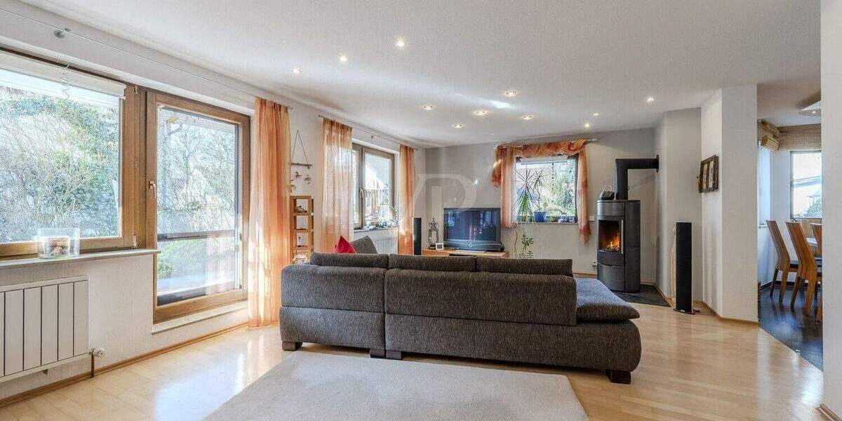 Einfamilienhaus Wolfschlugen - 7 Zimmer, 248 m&sup2;, 739.000&euro; | Angebot:25836556