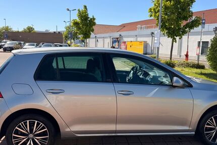 VW Golf 143.000 km 9.600 &euro; Hechingen 72379