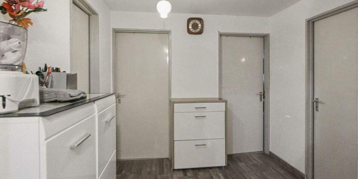 Etagenwohnung Sindelfingen Mitte - 3 Zimmer, 81 m&sup2;, 270.000&euro; | Angebot:25822080