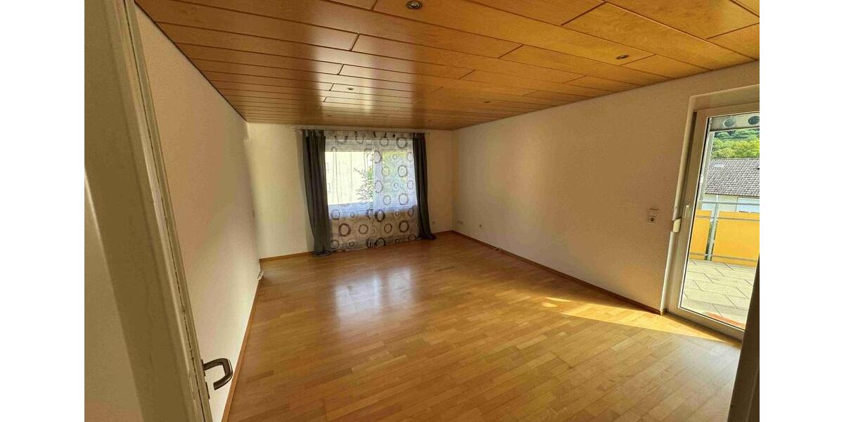 Etagenwohnung Bad Urach - 4.5 Zimmer, 126 m&sup2;, 307.000&euro; | Angebot:27206834