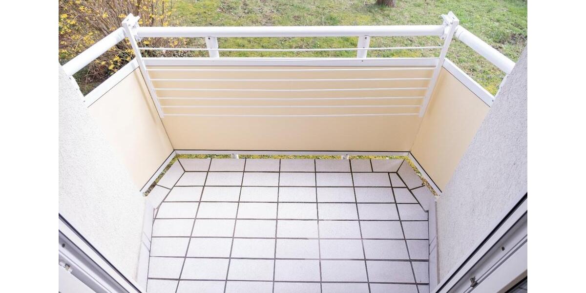 Hochparterre Stuttgart Degerloch - 1.5 Zimmer, 28 m&sup2;, 785&euro; | Angebot:25840408