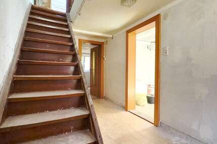 Haus Aichtal - 6 Zimmer, 212 m&sup2;, 290.000&euro; | Angebot:25087711