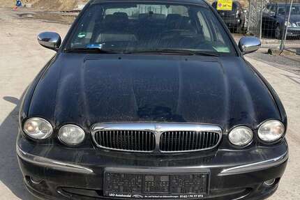 Jaguar X-Type 193.000 km 1.500 &euro; Stuttgart 70376