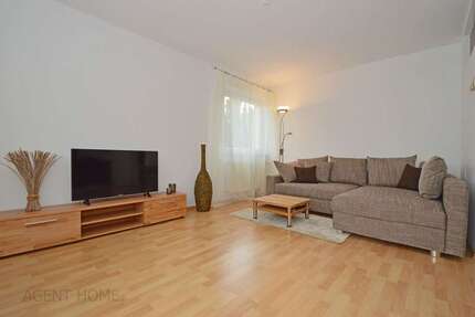 Zimmer Stuttgart Neuwirtshaus - 3 Zimmer, 1.600&euro; | Angebot:27226135