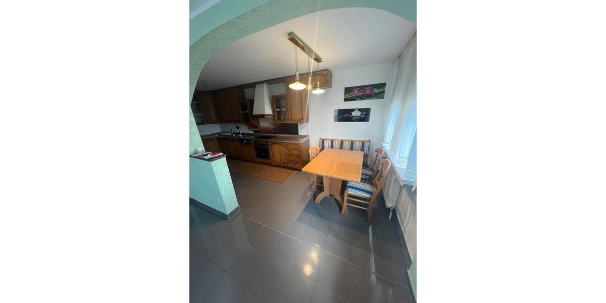 Etagenwohnung Pfullingen - 4 Zimmer, 100 m&sup2;, 329.000&euro; | Angebot:25922379