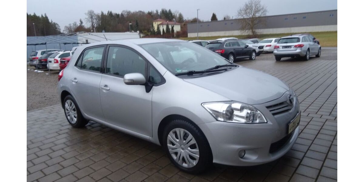 Toyota Auris 70.000 km 9.490 &euro; Horb-Mühringen 72160