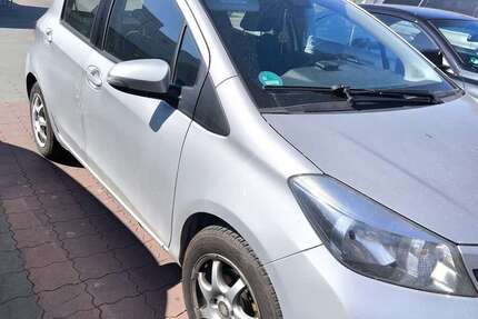 Toyota Yaris 119.000 km 6.500 &euro; Stuttgart 70376