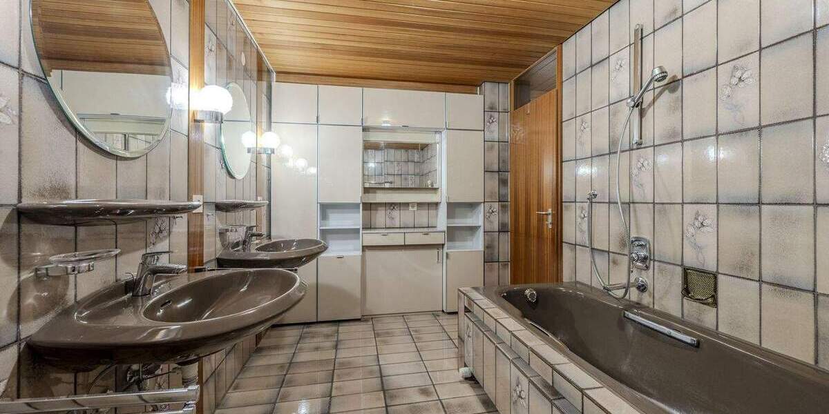 Einfamilienhaus Nürtingen - 7 Zimmer, 282 m&sup2;, 949.000&euro; | Angebot:25732743