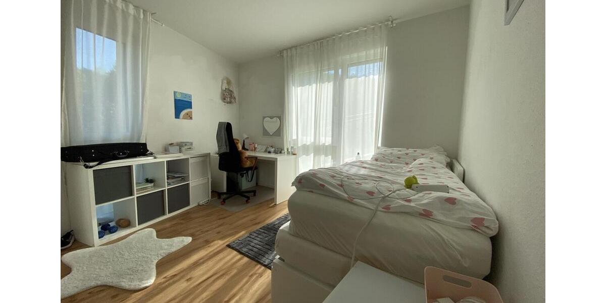 Etagenwohnung Nagold - 4 Zimmer, 121 m&sup2;, 1.375&euro; | Angebot:26455622
